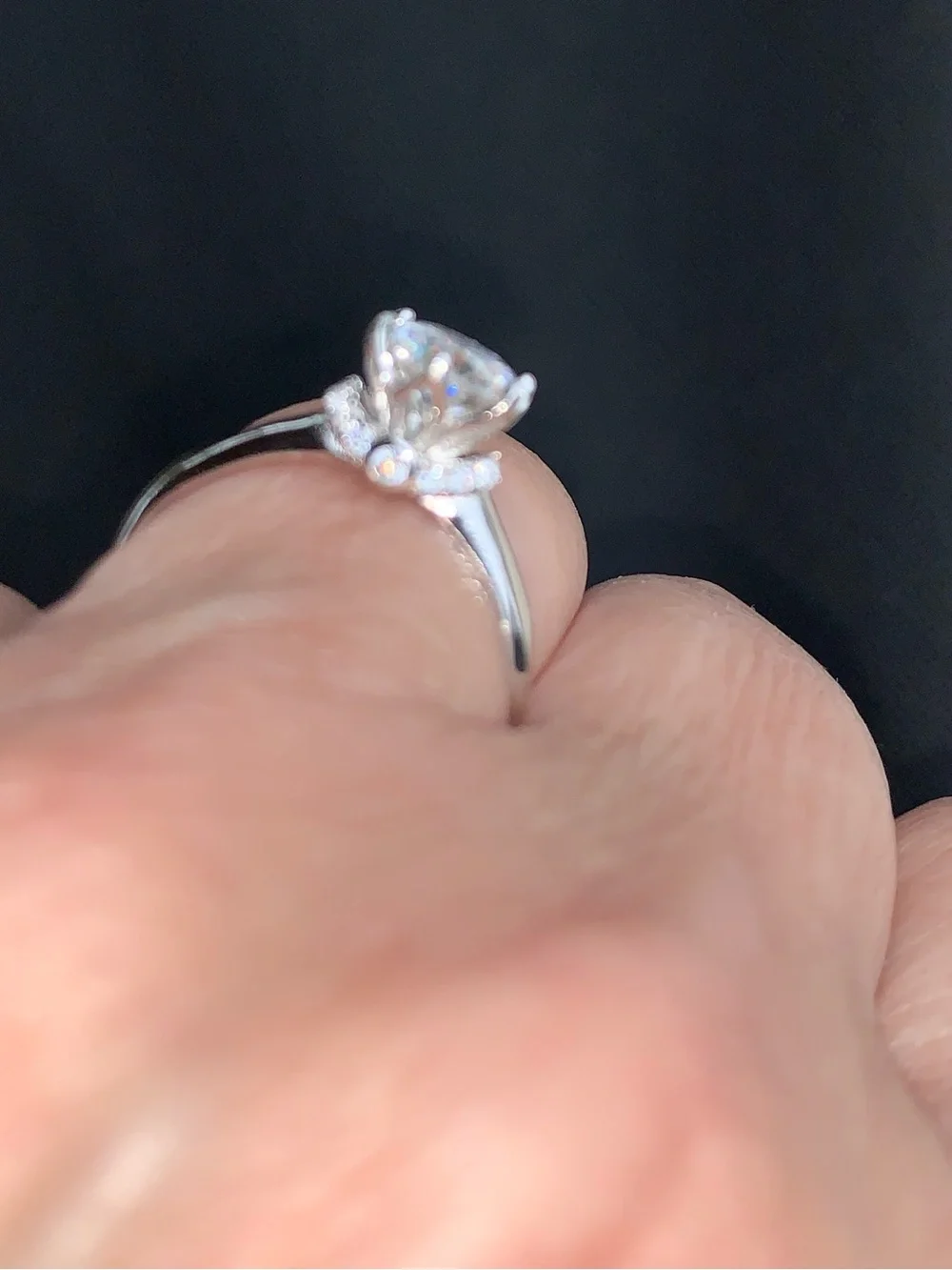 Gorgeous 1 ct moissanite diamond w/ beautiful accents 925 silver size 6 NEW $299